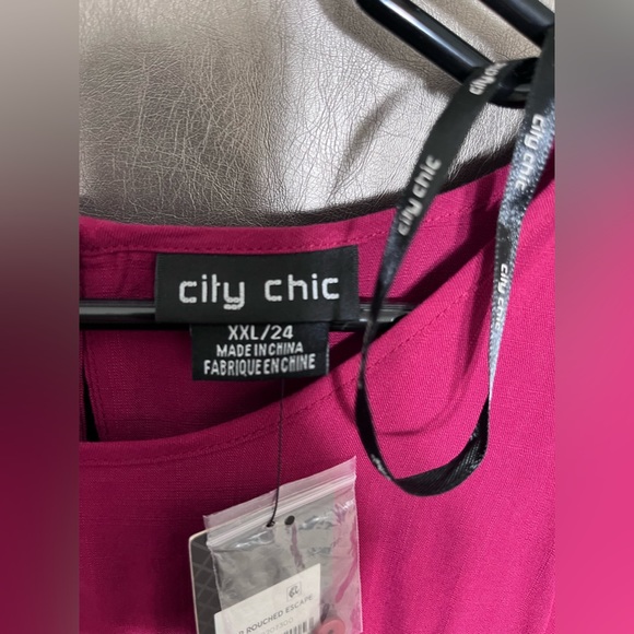 City Chic NWT Top Rouched Escape color Rhubarb XXL Plus - Picture 5 of 5